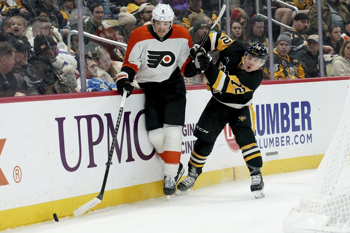Crosby ties Lemieux's franchise assists record, leads Penguins past Flyers 7-3 | iNFOnews.ca