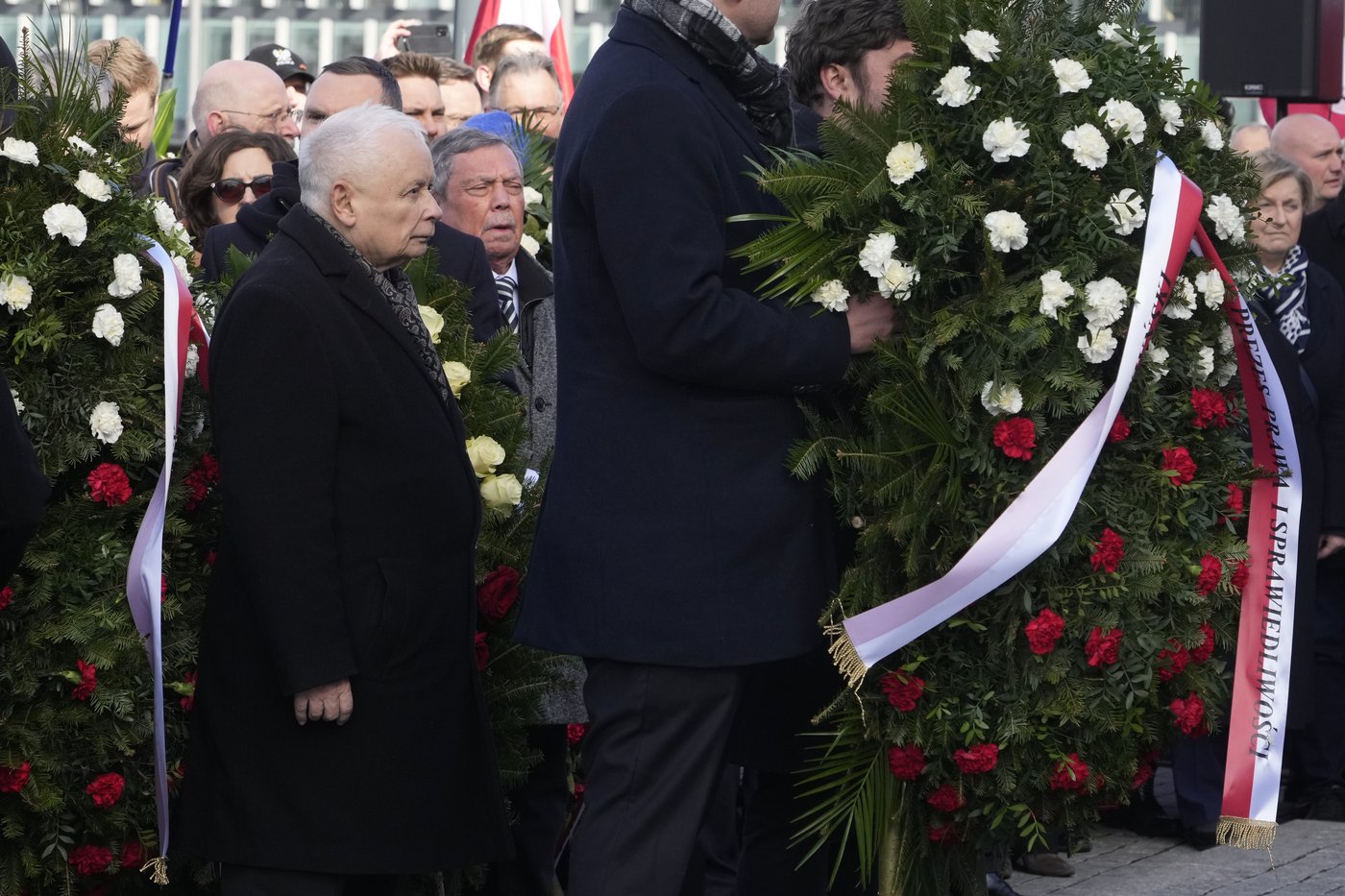 Protesters in Russia try to disrupt Poland's commemoration of president's plane crash | iNFOnews.ca
