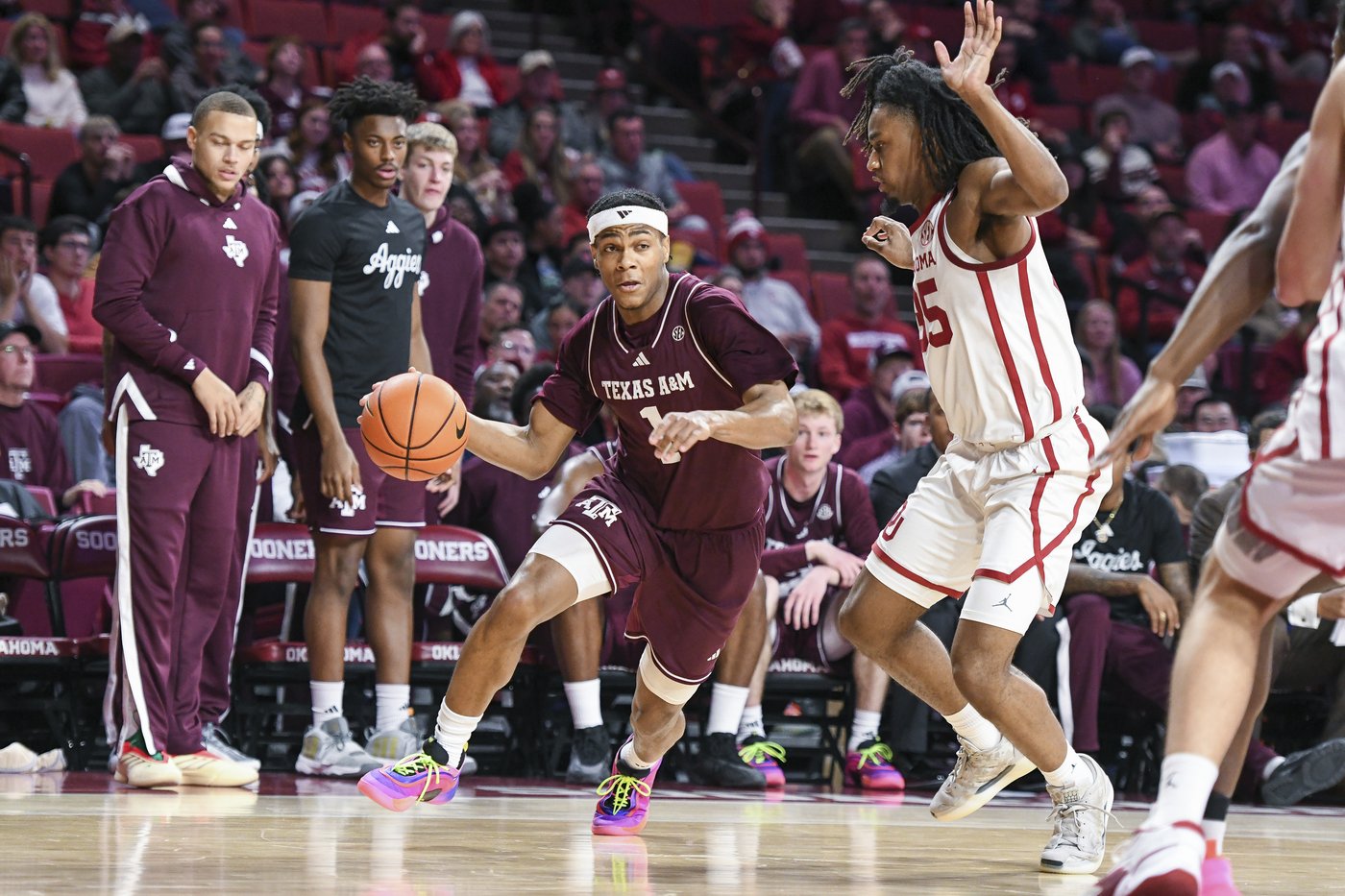 Phelps scores career-high 34 and hits go-ahead 3 as No. 10 Texas A&M rallies past No. 17 Oklahoma | iNFOnews.ca