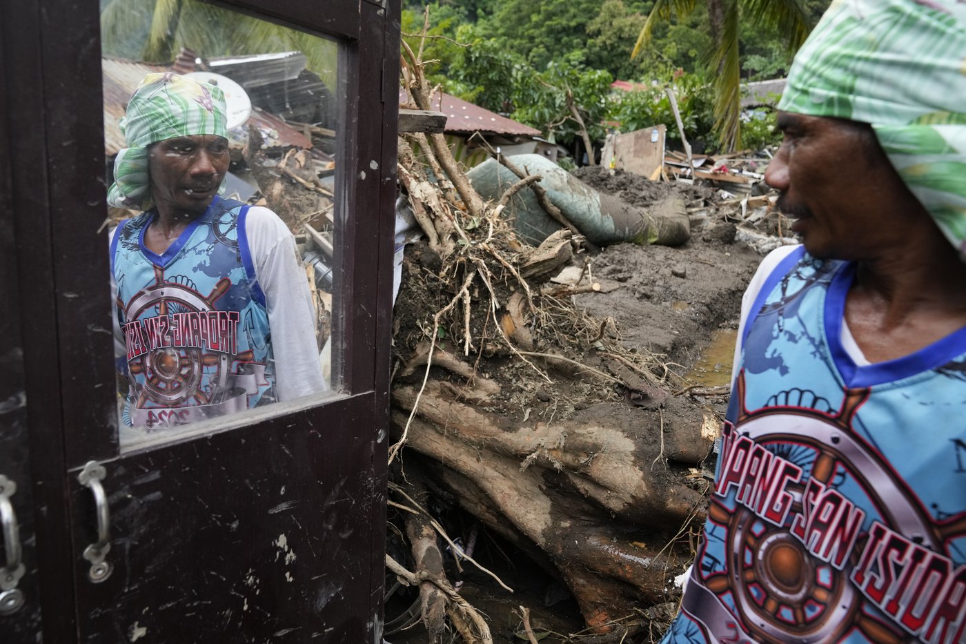 At least 126 dead and missing in massive flooding and landslides in Philippines | iNFOnews.ca