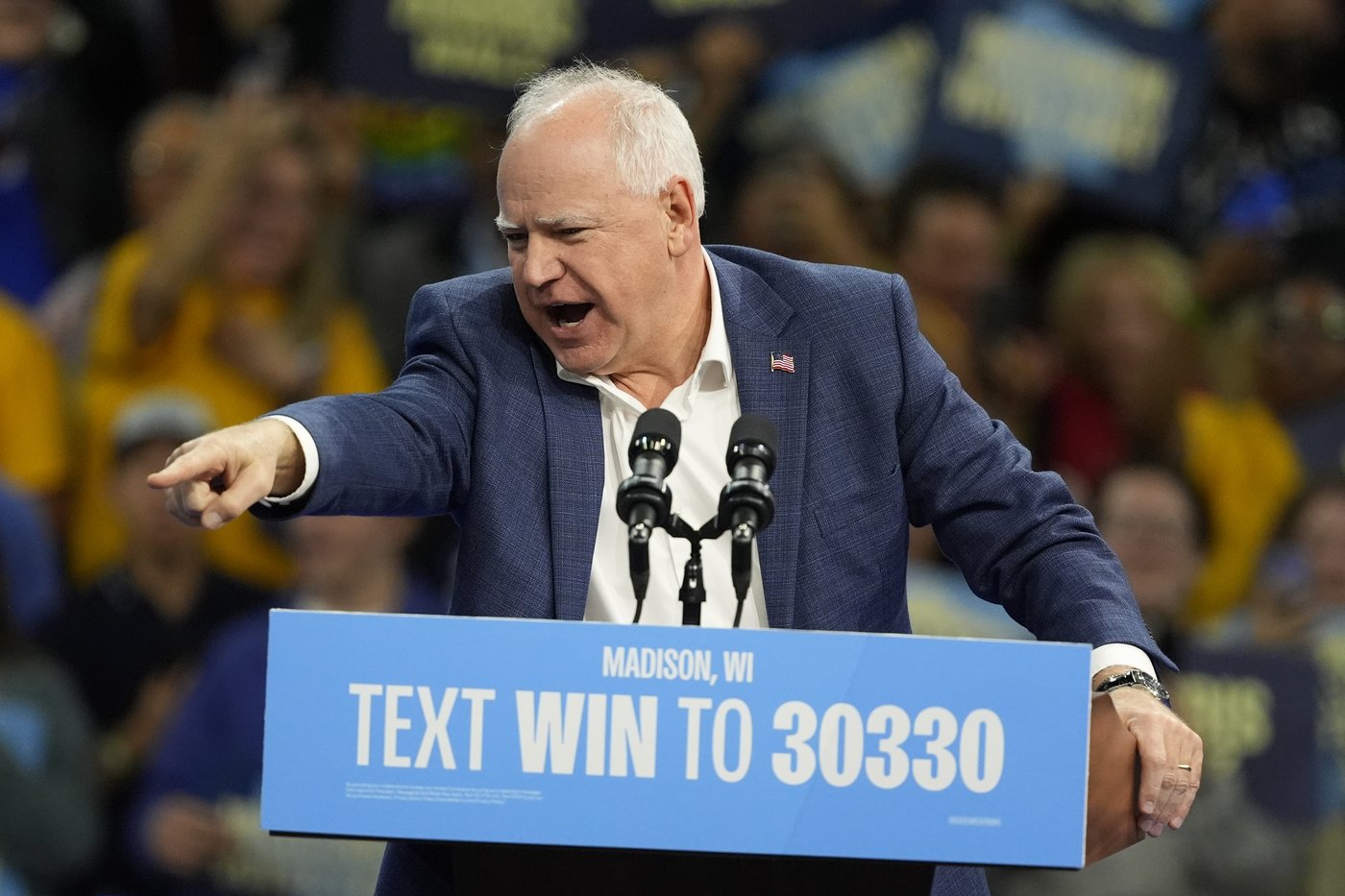 Obama and Walz urge Democrats to vote early in battleground Wisconsin | iNFOnews.ca