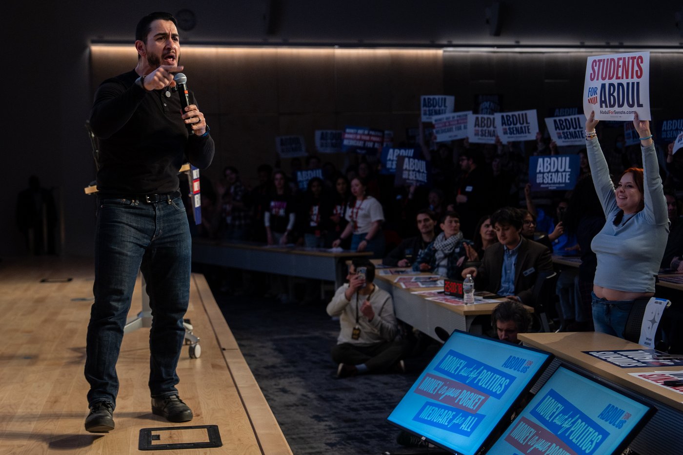 What one campaign rally in Michigan reveals about young voters ahead of the midterm elections | iNFOnews.ca
