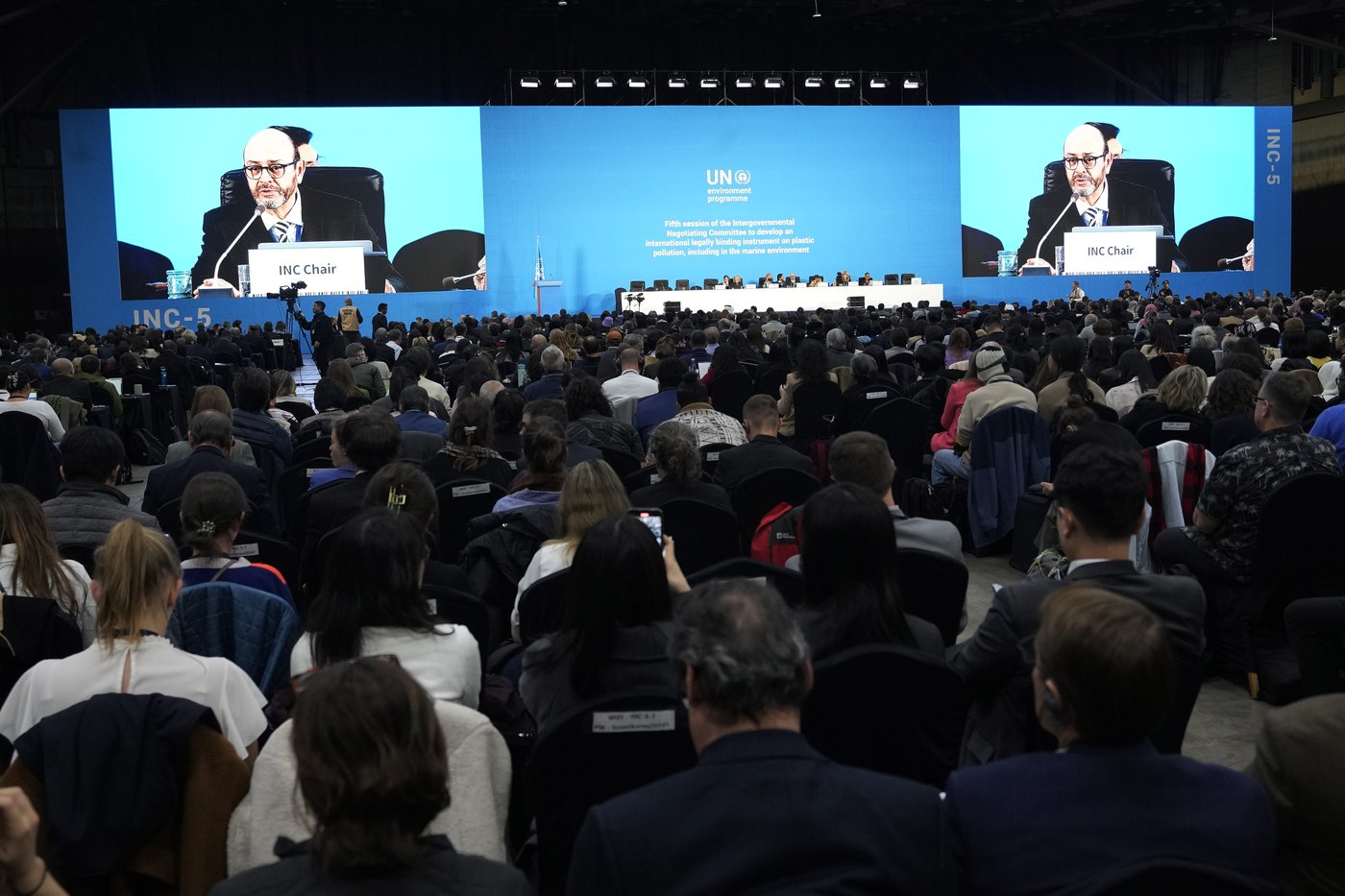 Negotiators fail to reach an agreement on a plastic pollution treaty. Talks to resume next year | iNFOnews.ca