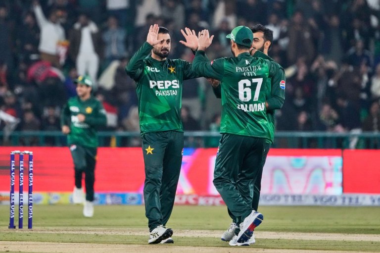Spinners end Pakistan's eight-year T20 drought against under-strength Australia | iNFOnews.ca