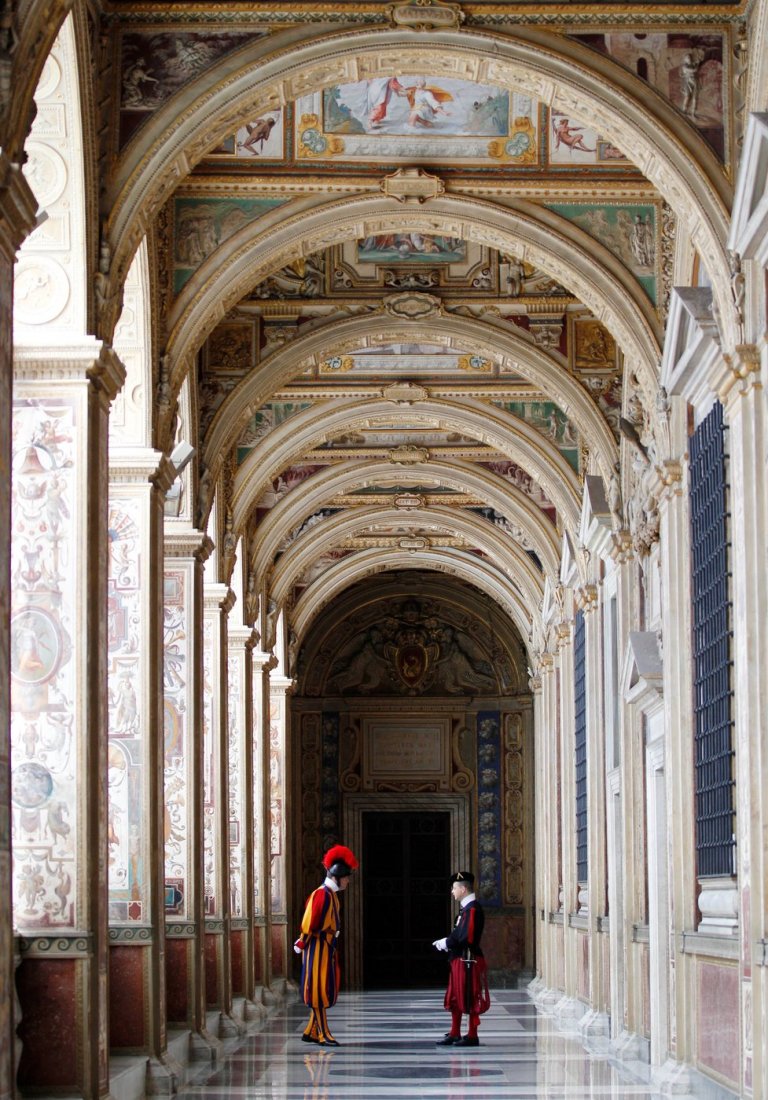 Vatican begins 5-year restoration of Raphael Loggia, used by popes and presidents | iNFOnews.ca