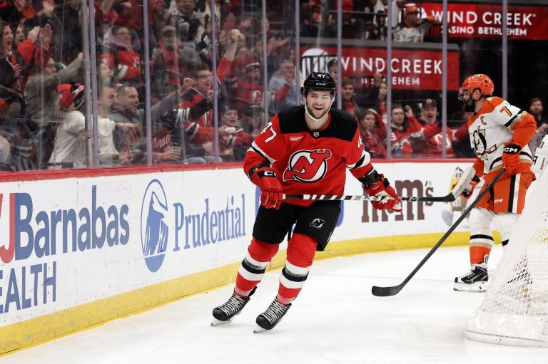 Devils beat the Ducks 4-1 to end a 5-game home losing streak | iNFOnews.ca