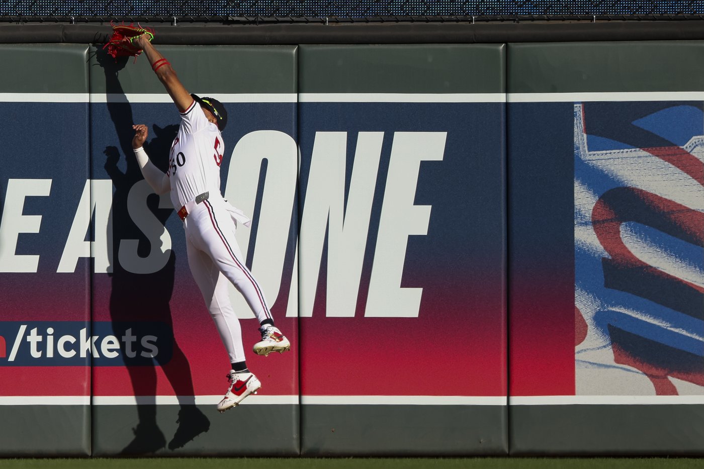 Twins righty Ryan sharp after illness, leads Minnesota to 2-1 win over Giants | iNFOnews.ca