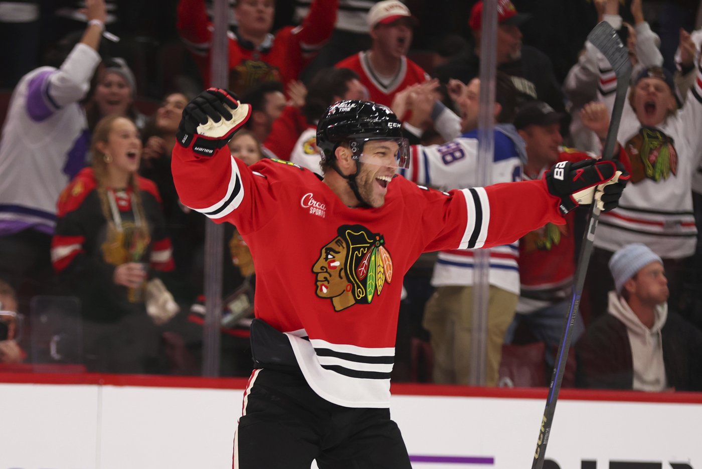 Taylor Hall's fifth career hat trick leads Blackhawks over Stars 6-2 | iNFOnews.ca Taylor Hall's fifth career hat trick leads Blackhawks over Stars 6-2 | iNFOnews.ca