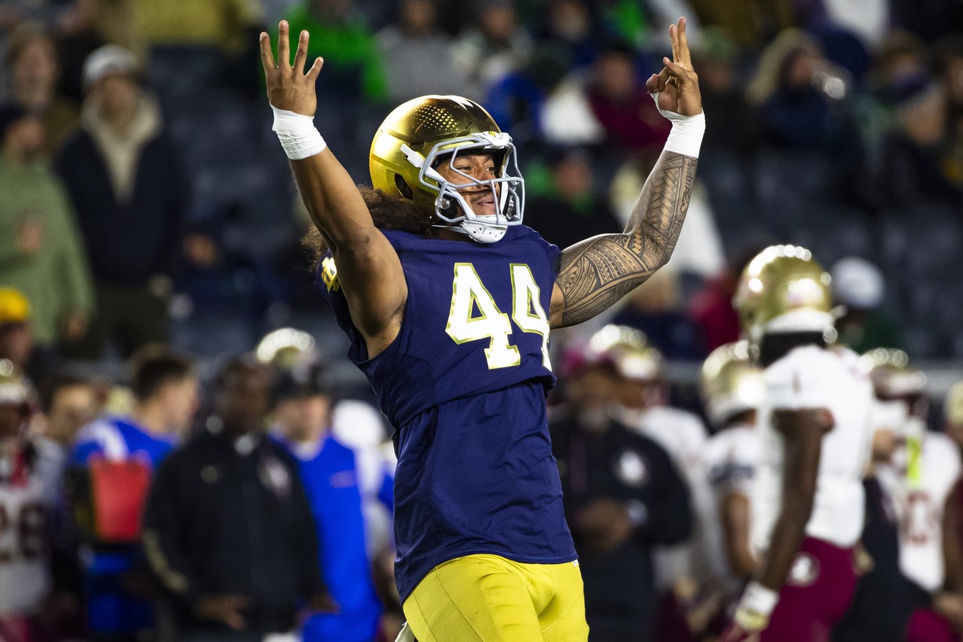 Riley Leonard runs for 2 TDs, throws a TD pass and No. 10 Notre Dame routs Florida State 52-3 | iNFOnews.ca Riley Leonard runs for 2 TDs, throws a TD pass and No. 10 Notre Dame routs Florida State 52-3 | iNFOnews.ca