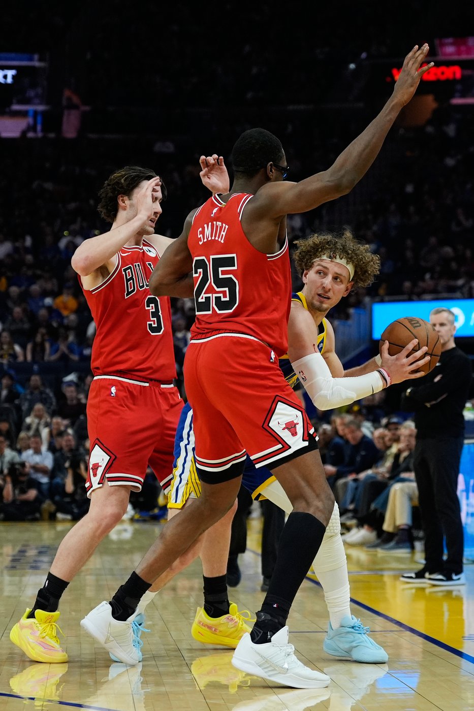 Buzelis scores career-high 41 points and hits key 3-pointer in overtime, Bulls beat Warriors 130-124 | iNFOnews.ca