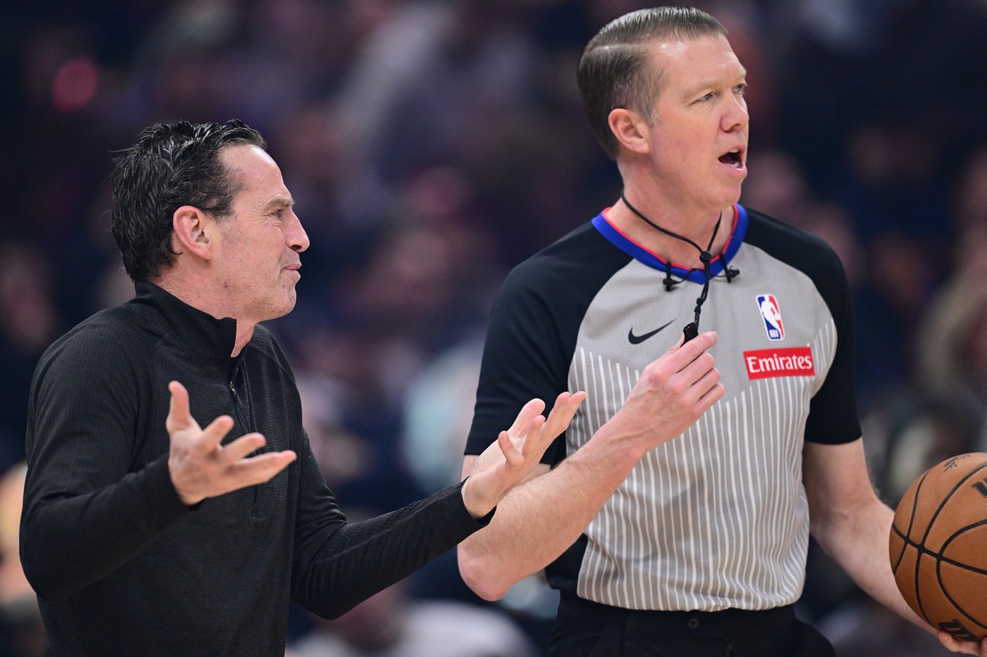 NBA to resume having referees wearing headsets, starting Tuesday. Test will run through Feb. 12 | iNFOnews.ca