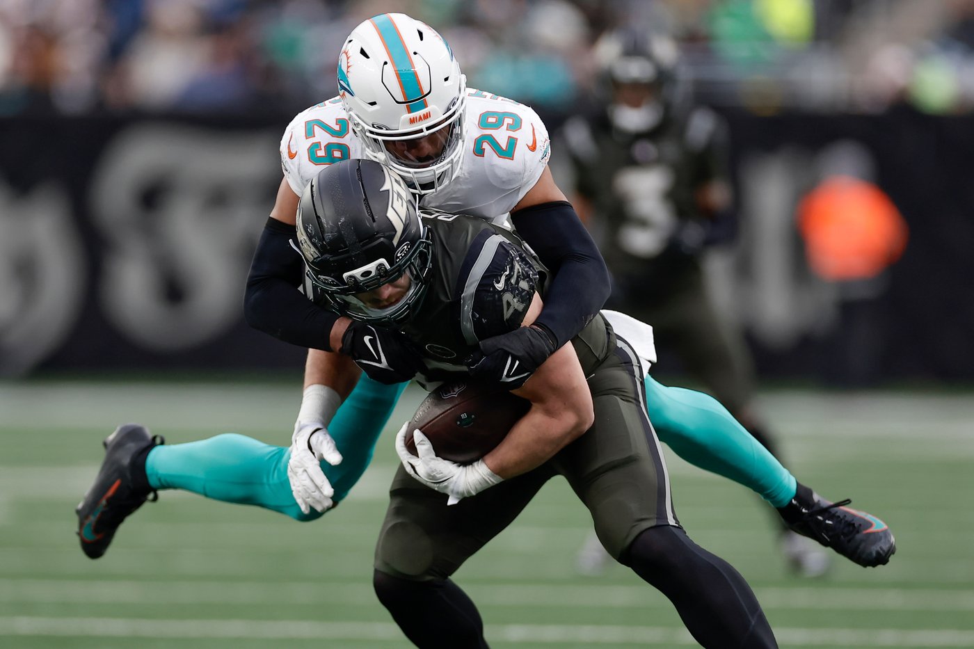 The Steelers and Dolphins have weathered adversity heading into Monday night showdown | iNFOnews.ca