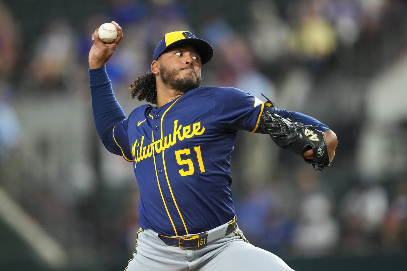 Double Burger for Texas as big 1B homers twice in 6-3 win for 3-game sweep of MLB-best Brewers | iNFOnews.ca Double Burger for Texas as big 1B homers twice in 6-3 win for 3-game sweep of MLB-best Brewers | iNFOnews.ca