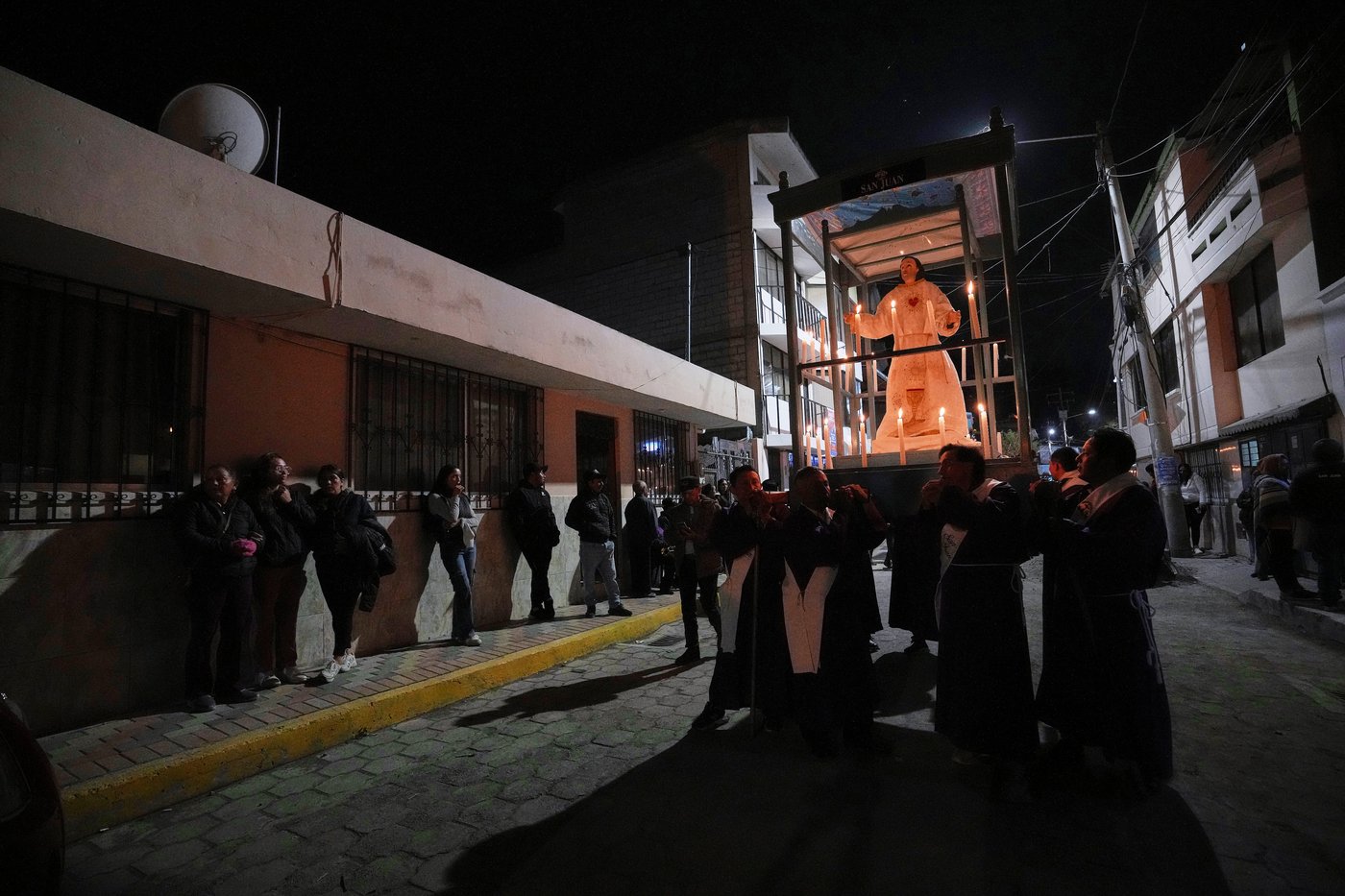 Photos show Christians marking Holy Week across the world | iNFOnews.ca