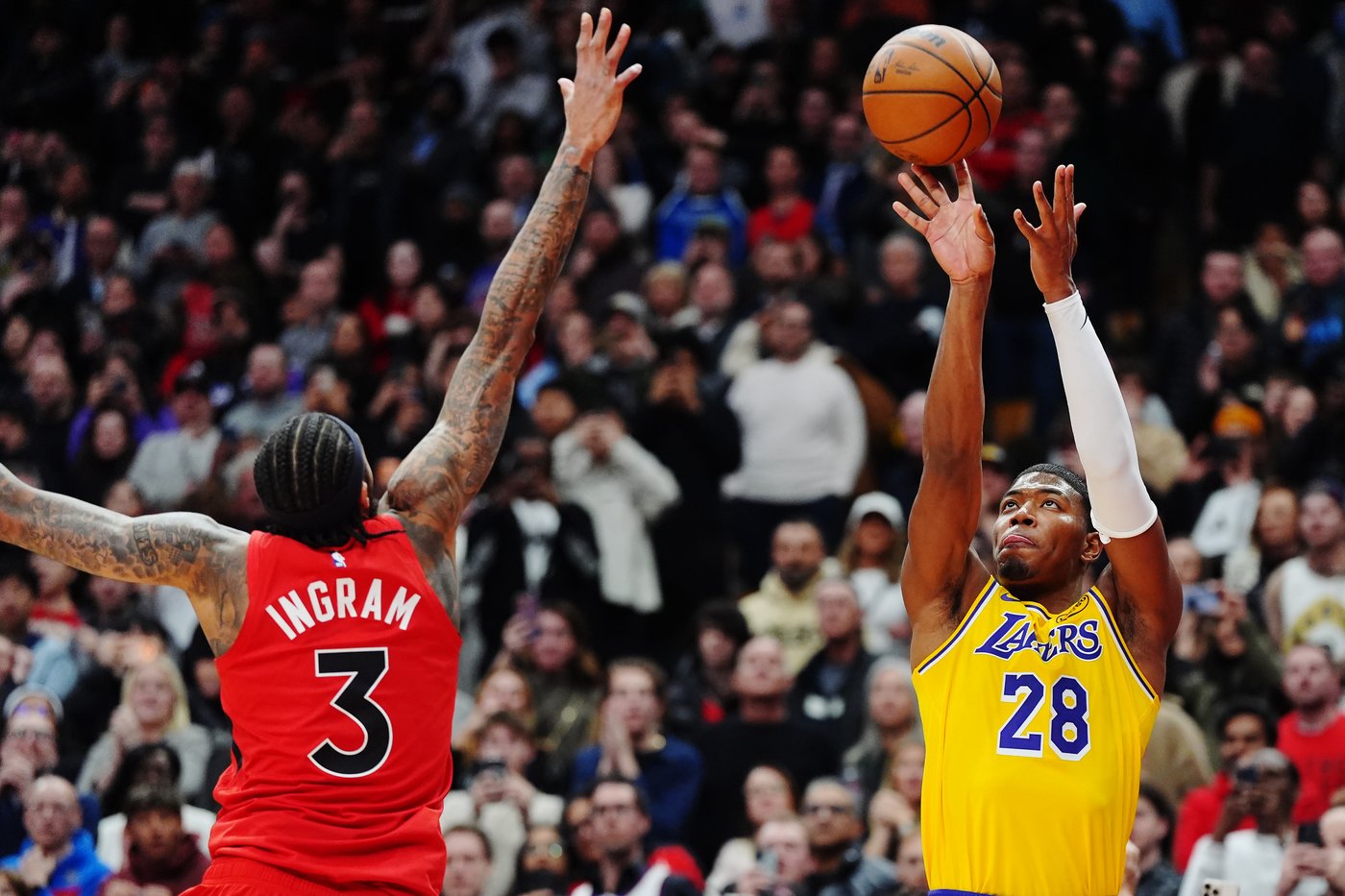 Hachimura's buzzer-beating three-pointer lifts Lakers over Raptors 123-120 | iNFOnews.ca