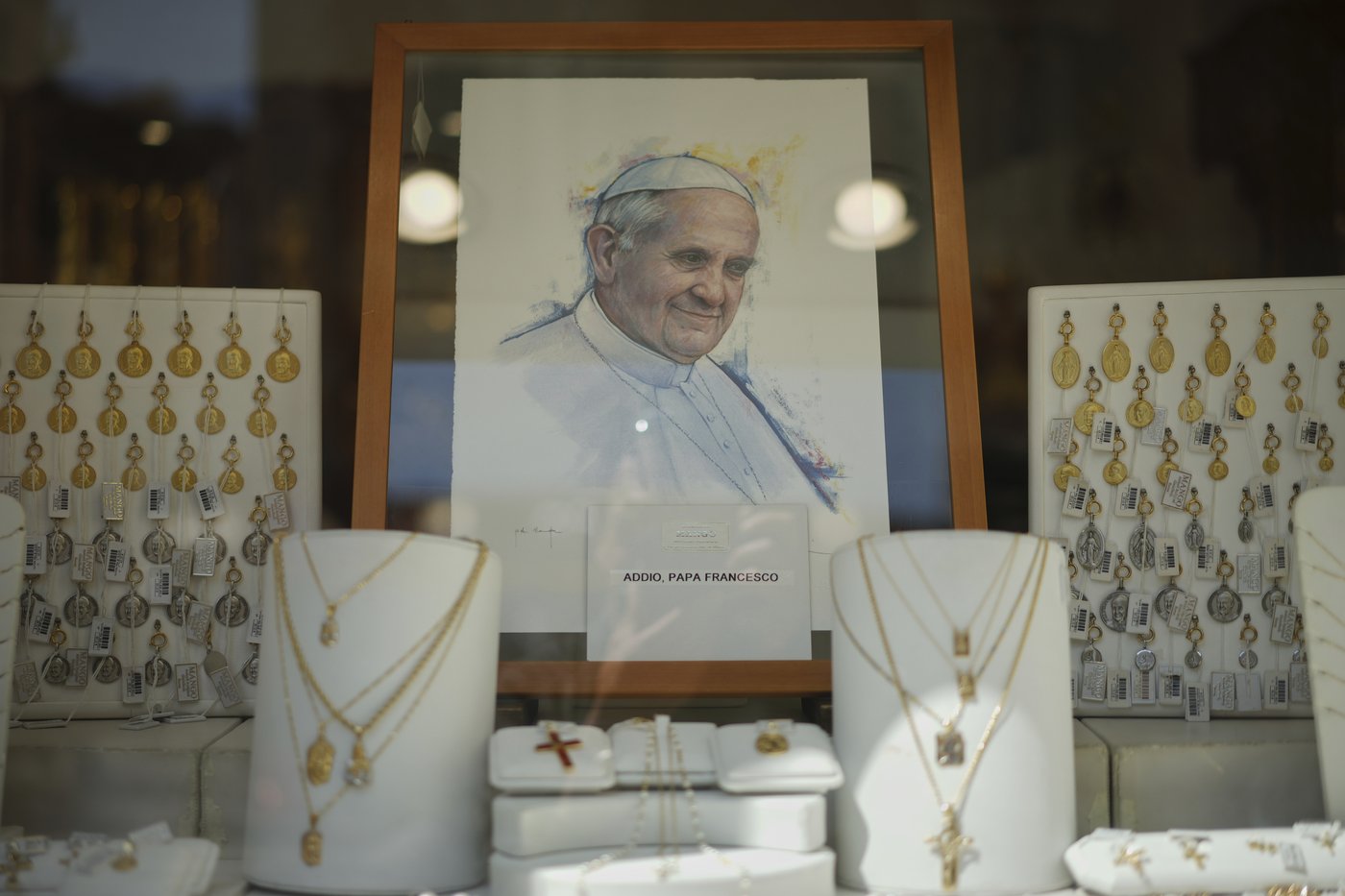 PHOTO COLLECTION: Depictions of Pope Francis | iNFOnews.ca