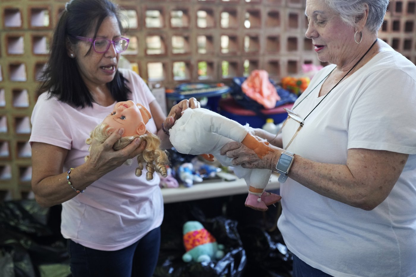 This hospital in Venezuela restores discarded toys for another round of love | iNFOnews.ca