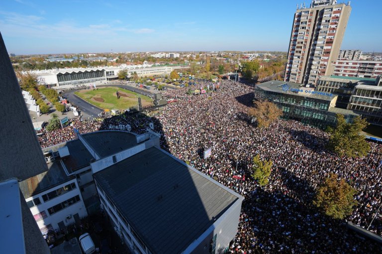 Serbia marks anniversary of deadly train station disaster with large rally | iNFOnews.ca Serbia marks anniversary of deadly train station disaster with large rally | iNFOnews.ca