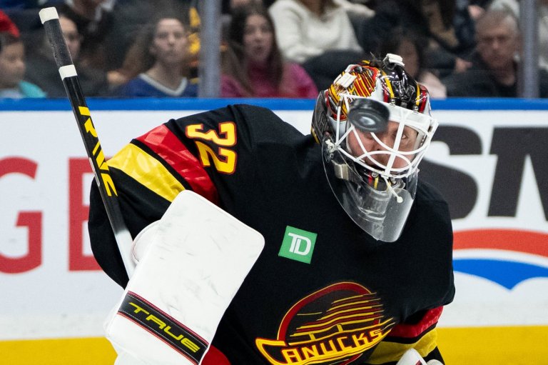 'We're hanging in there': Vancouver Canucks struggling halfway through NHL season | iNFOnews.ca