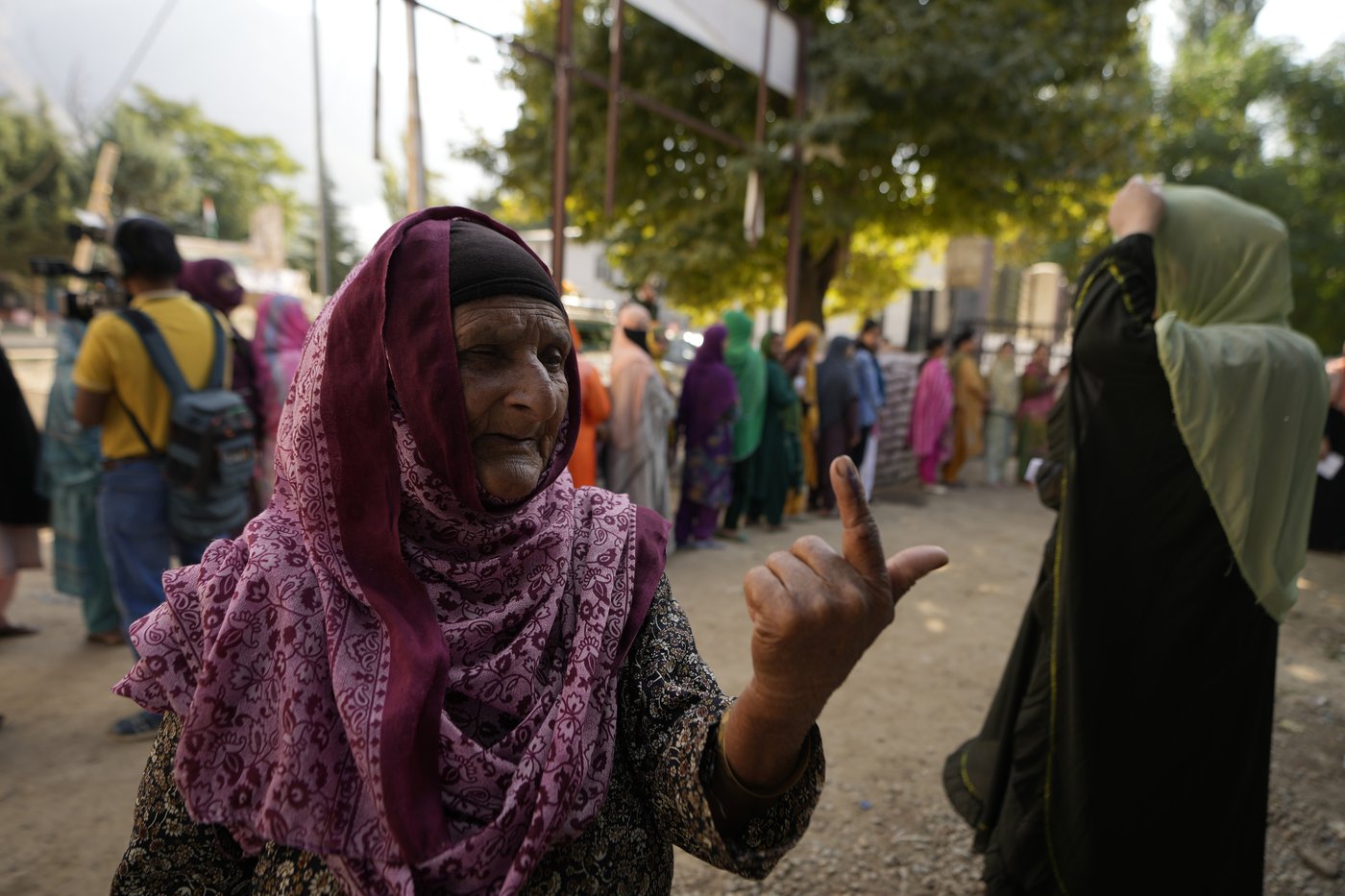 Brisk voting for local government in Indian-controlled Kashmir for first time after losing autonomy | iNFOnews.ca