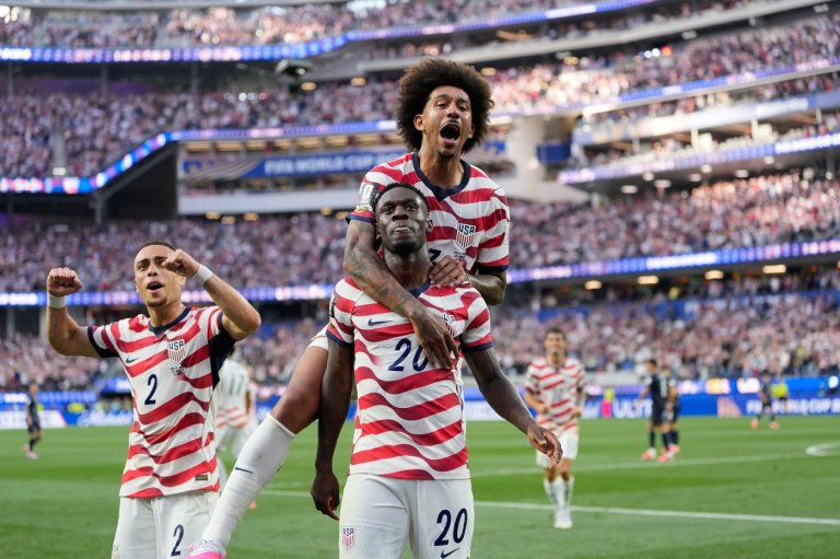 US opens its home World Cup with a dynamic 4-1 victory over Paraguay, sparked by Balogun's 2 goals | iNFOnews.ca