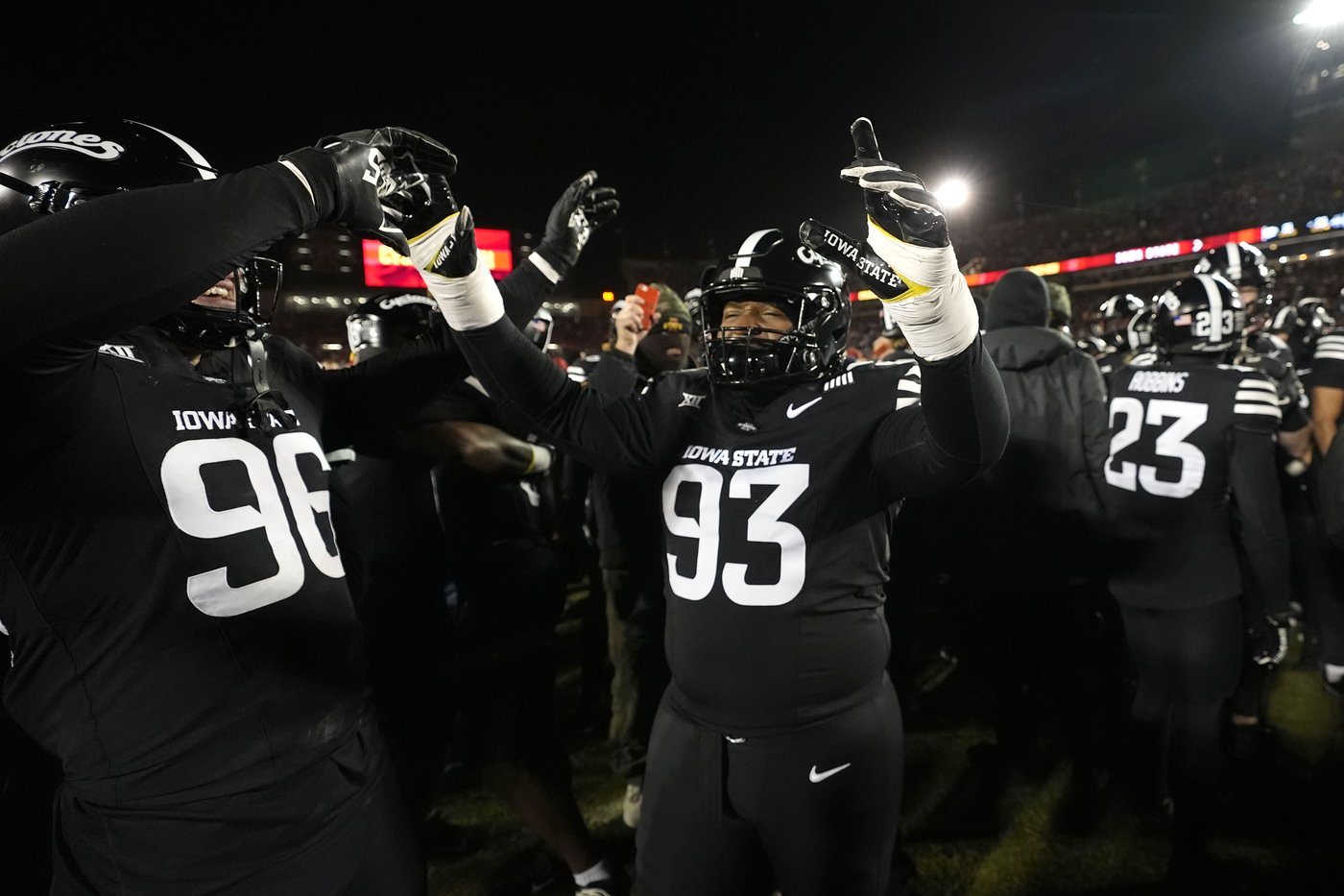 What are the matchups in college football's conference championship games? | iNFOnews.ca