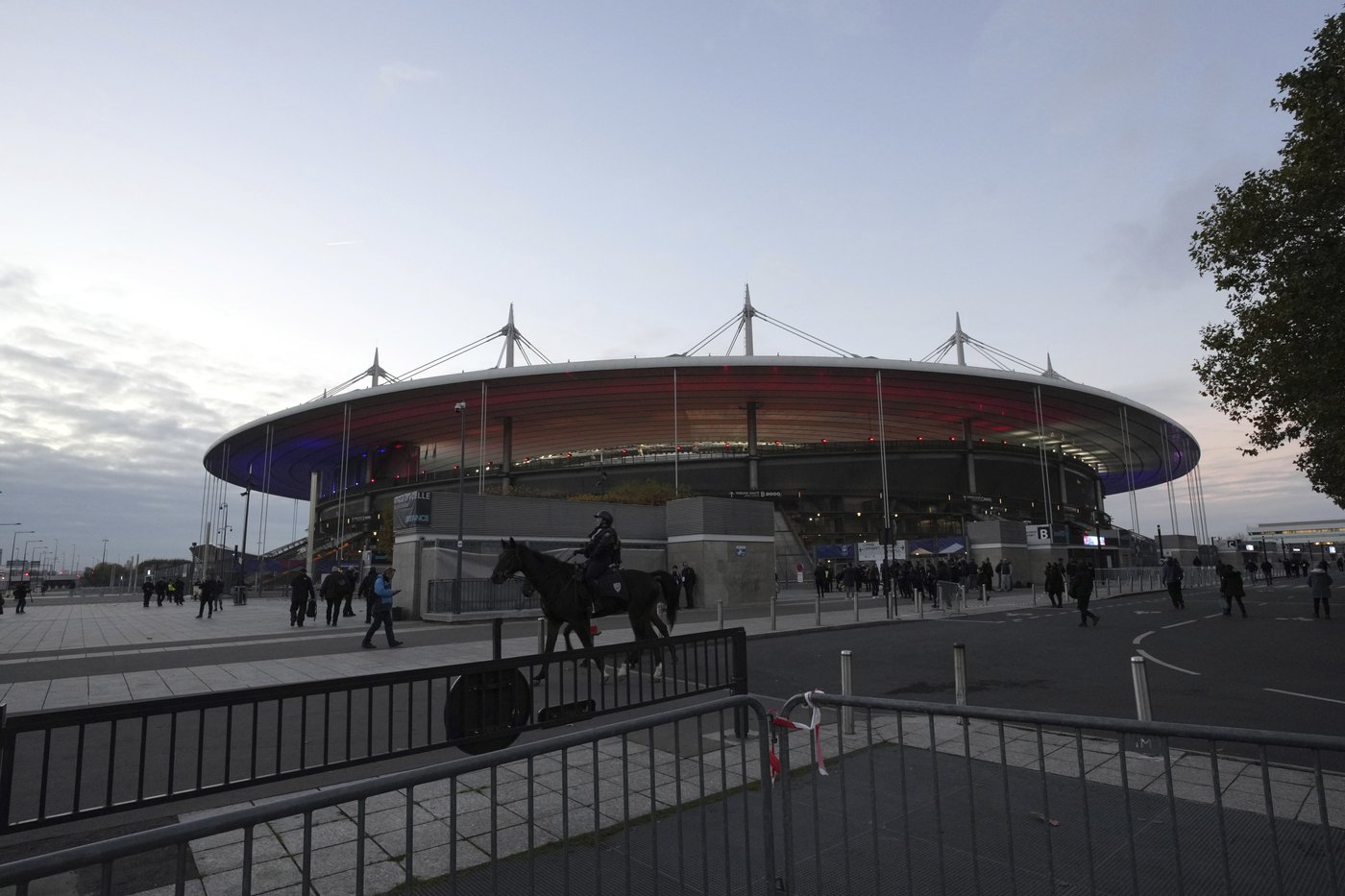 Brief altercation between fans mars France-Israel soccer match despite heavy security | iNFOnews.ca