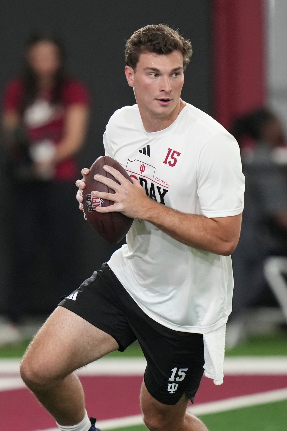 Heisman winner Fernando Mendoza puts on impressive show at Indiana's biggest pro day | iNFOnews.ca