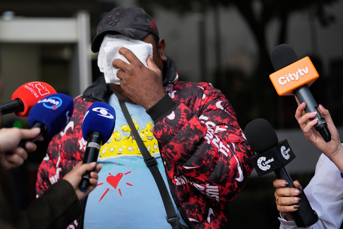 Colombia investigates military plane crash that killed 69 as doctors identify victims | iNFOnews.ca Colombia investigates military plane crash that killed 69 as doctors identify victims | iNFOnews.ca