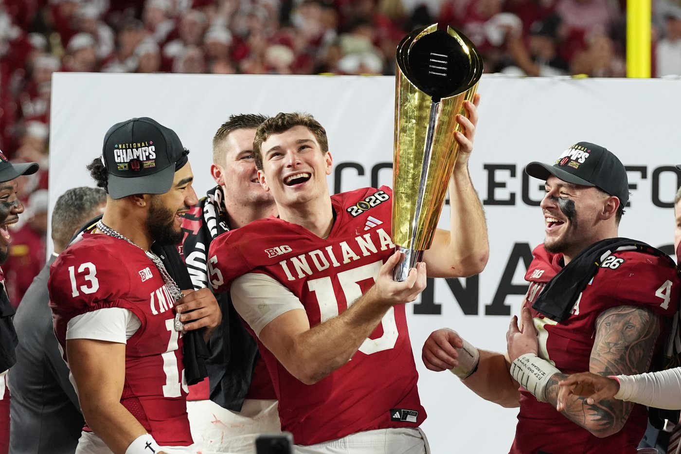 AP Mock Draft 3.0: Real intrigue in NFL draft starts at No. 2 after Raiders take QB Fernando Mendoza | iNFOnews.ca