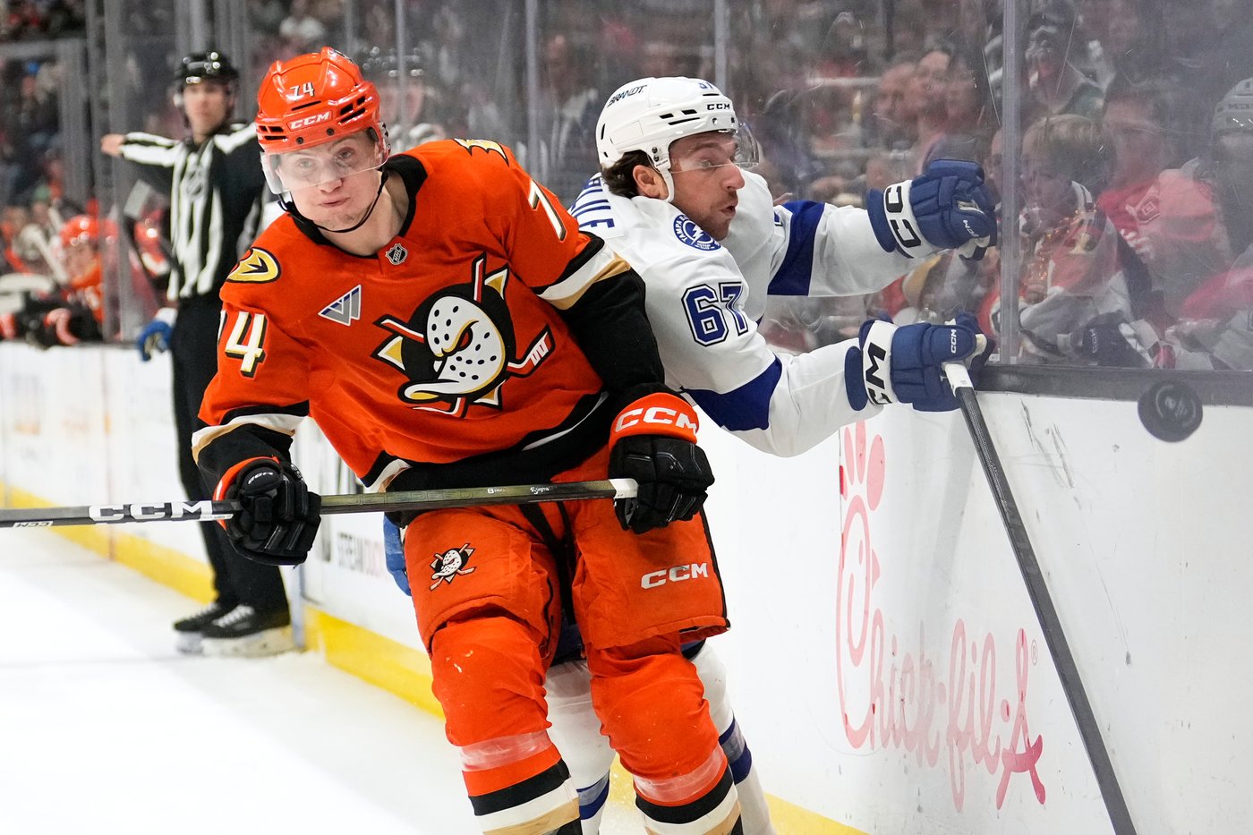 Darren Raddysh scores in OT, Lightning beat Ducks 4-3 in coach Jon Cooper's 1,000th game | iNFOnews.ca