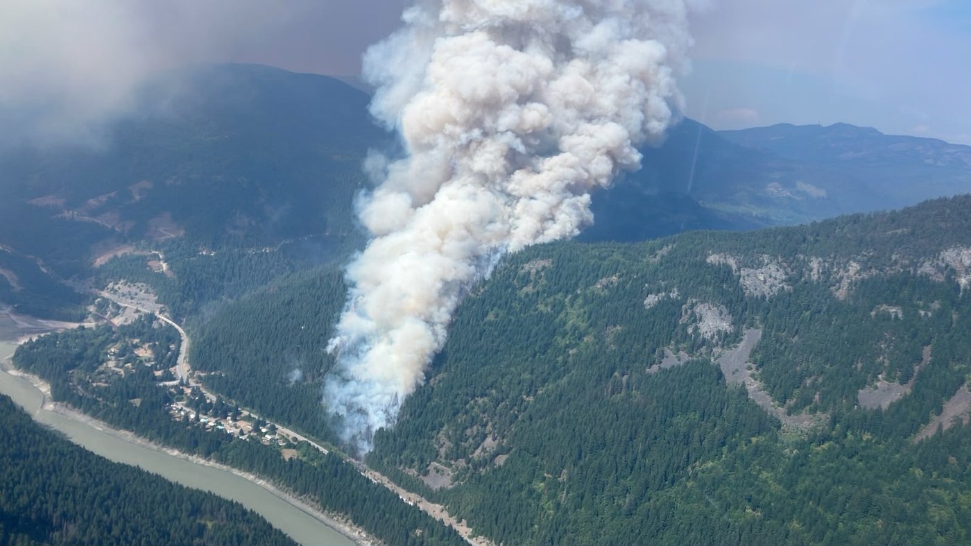 With flames in backyard, Boston Bar resident tells of B.C. town surrounded by fire | iNhome With flames in backyard, Boston Bar resident tells of B.C. town surrounded by fire | iNhome