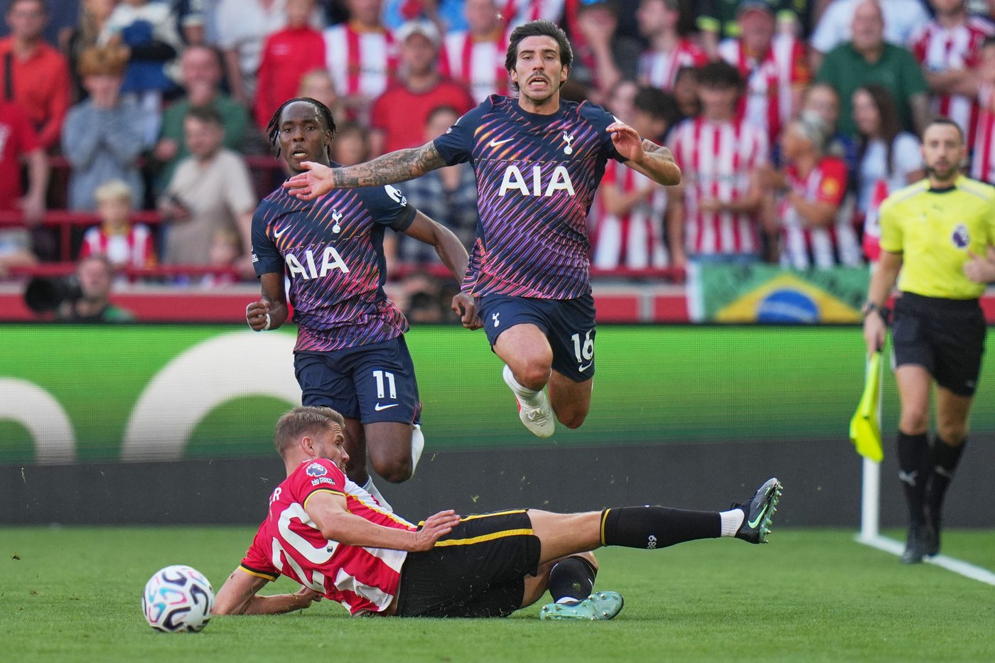 Man United and Tottenham make woeful starts in the Premier League to puncture preseason positivity | iNFOnews.ca
