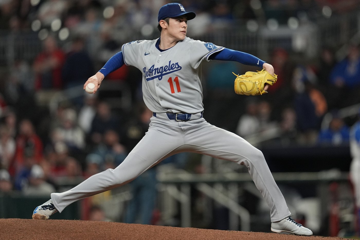 Ohtani and Freeman homer, Sasaki earns 1st MLB win as streaking Dodgers overpower Braves 10-3 | iNFOnews.ca