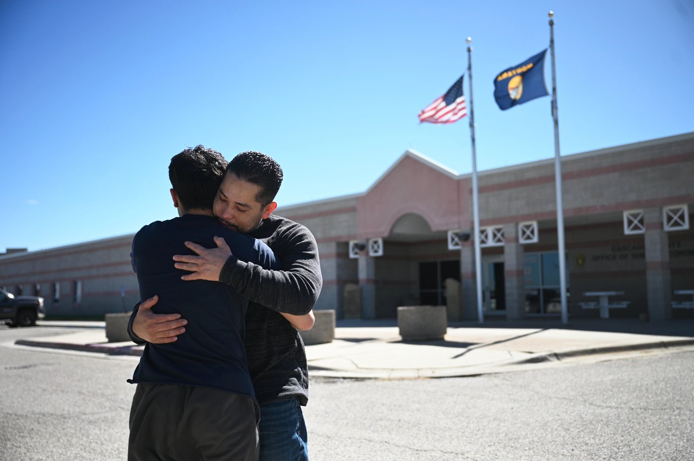 Mechanic Roberto Orozco-Ramirez walks free after more than 100 days in jail on immigration charges | iNFOnews.ca