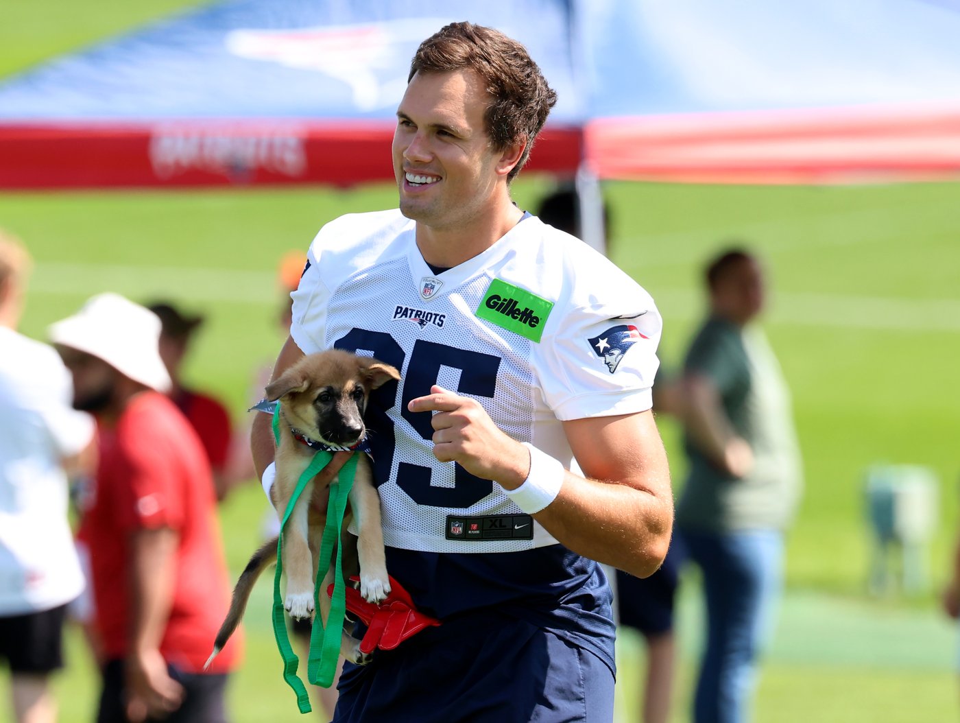 Hunter Henry ends limbo, signing a 2-year extension with Patriots through 2027 | iNFOnews.ca Hunter Henry ends limbo, signing a 2-year extension with Patriots through 2027 | iNFOnews.ca