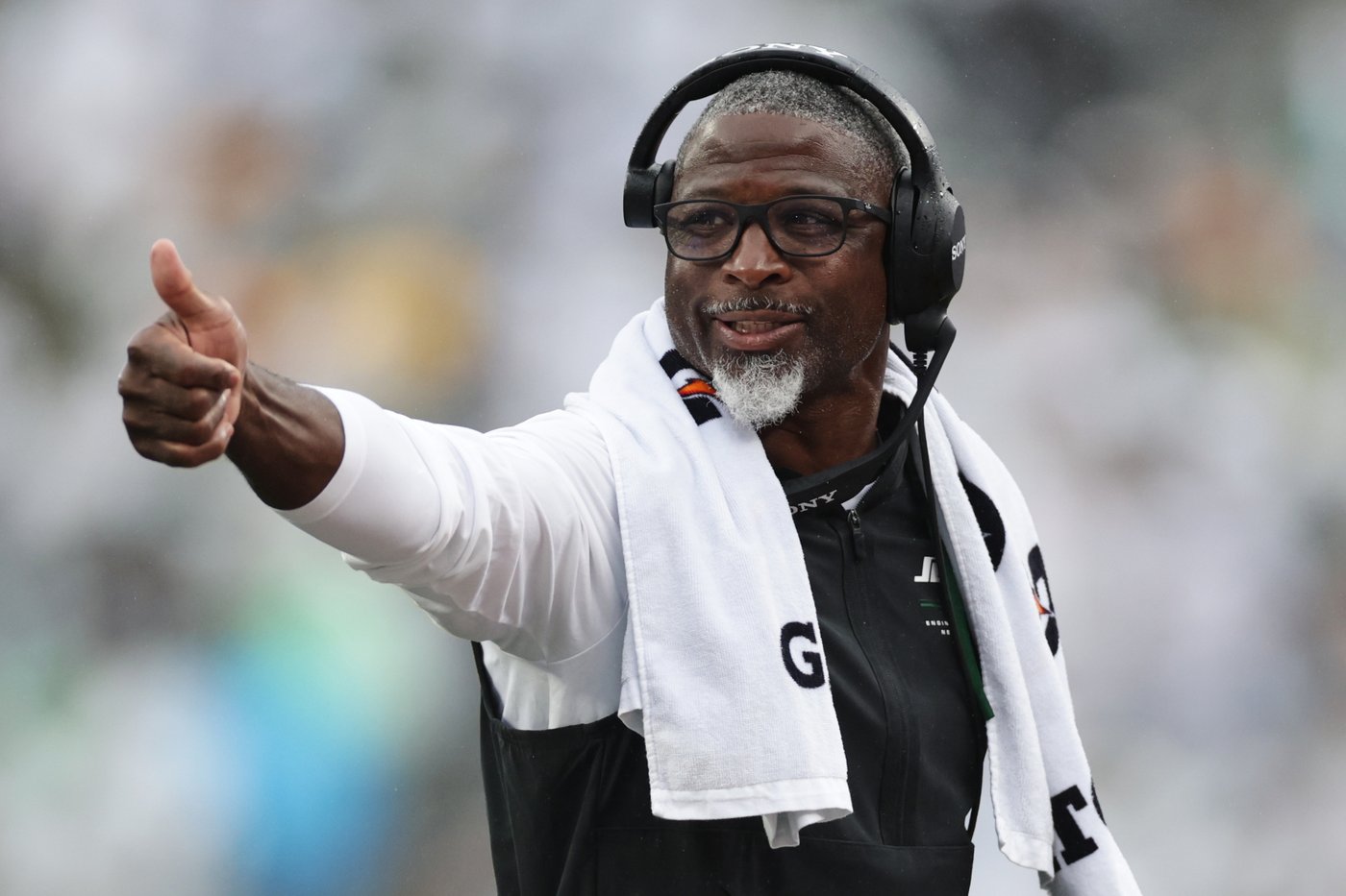 Dan Campbell keeps faith Kelvin Sheppard can turn around Lions defense as Jets travel to Detroit | iNFOnews.ca