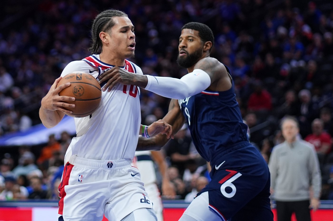 Tyrese Maxey scores 20 of his 35 points in the 3rd quarter and the 76ers beat the Wizards 121-102 | iNFOnews.ca