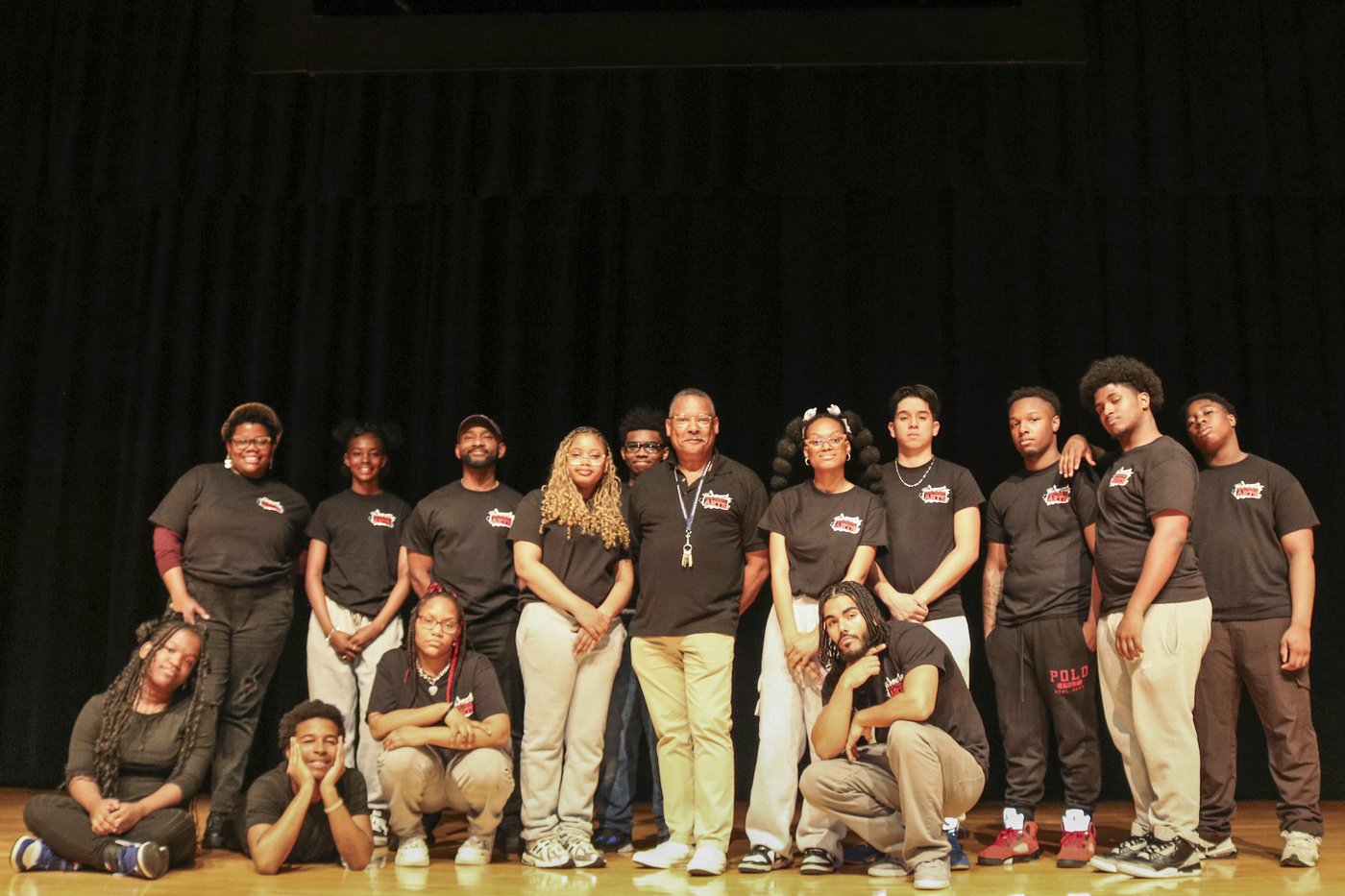Special Tony for educators goes to NYC high school teacher who urges students to 'step out the box' | iNFOnews.ca