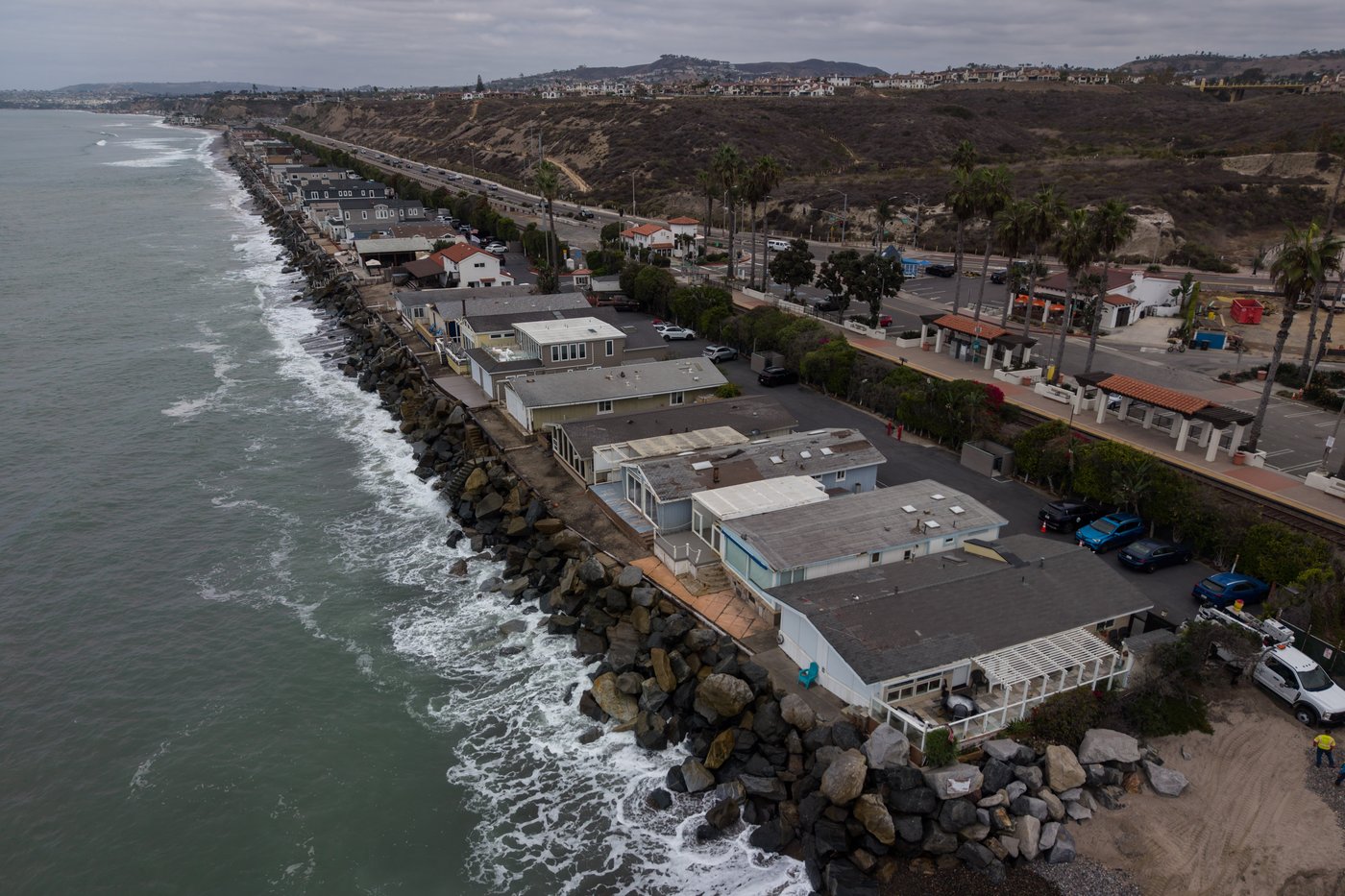 Sea level rise is reshaping a California beach town and threatening a key rail line | iNFOnews.ca Sea level rise is reshaping a California beach town and threatening a key rail line | iNFOnews.ca