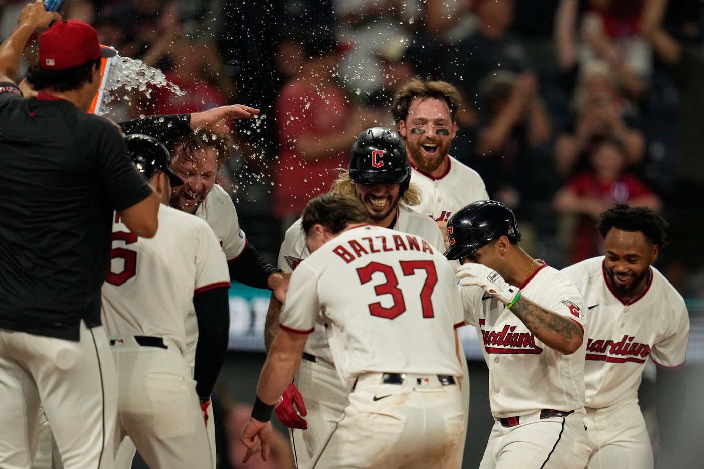 Brayan Rocchio hits 2-run homer in 9th to lift Guardians over White Sox 6-5 in AL Central showdown | iNFOnews.ca Brayan Rocchio hits 2-run homer in 9th to lift Guardians over White Sox 6-5 in AL Central showdown | iNFOnews.ca