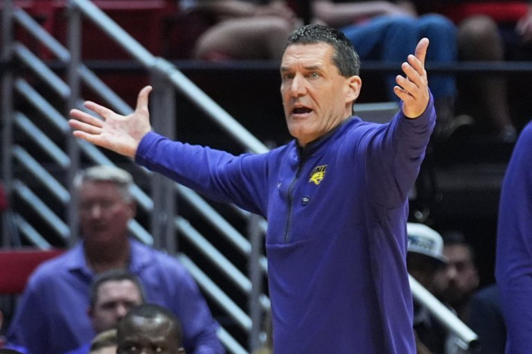 Utah State hires Northern Iowa's Ben Jacobson to be its men's basketball coach | iNFOnews.ca