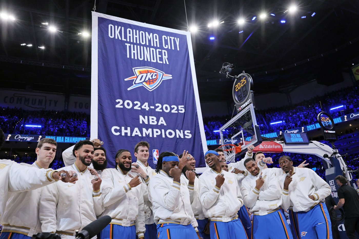 Thunder receive NBA championship rings, raise banner before season opener against Rockets | iNFOnews.ca Thunder receive NBA championship rings, raise banner before season opener against Rockets | iNFOnews.ca