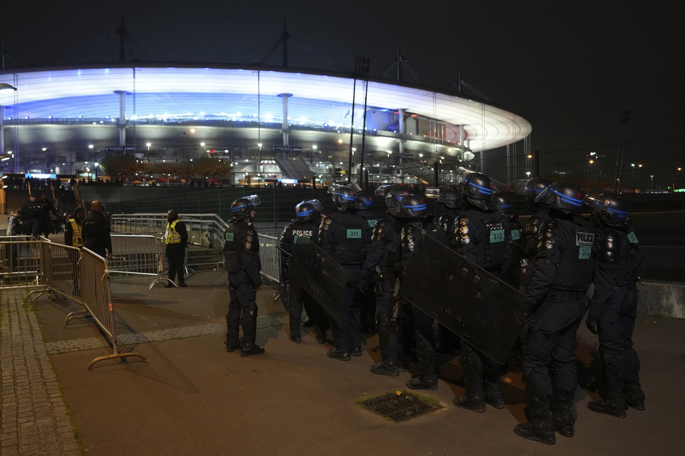 Brief altercation between fans mars France-Israel soccer match despite heavy security | iNFOnews.ca