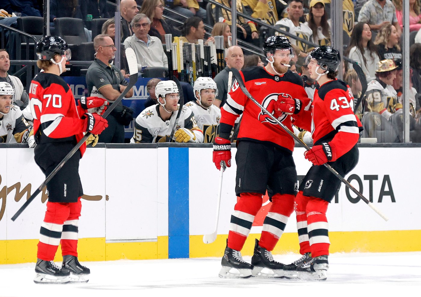 Hellebuyck stops 19 shots in 5-2 victory over Golden Knights, wins 2nd straight since joining Devils | iNFOnews.ca