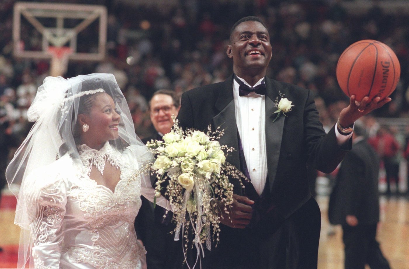 Bob Love, a 3-time NBA All-Star with the Chicago Bulls, has died at 81 | iNFOnews.ca