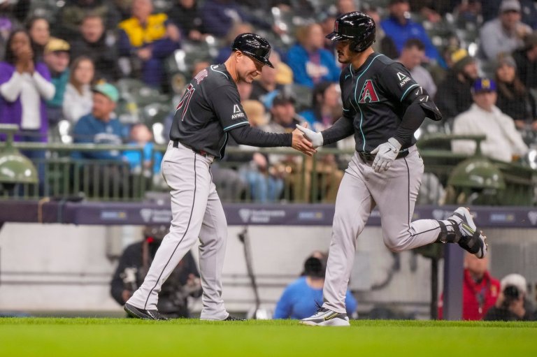 D-backs hit 4 homers and Vargas stretches hit streak to 22 games in 6-2 win over Brewers | iNFOnews.ca