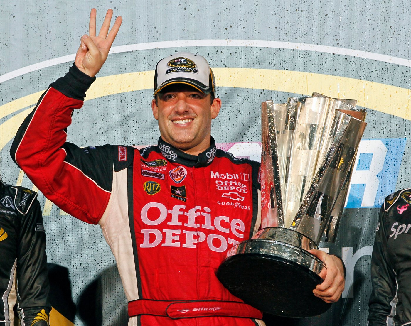 Tony Stewart returns to NASCAR in Ram Truck debut at Daytona International Raceway | iNFOnews.ca