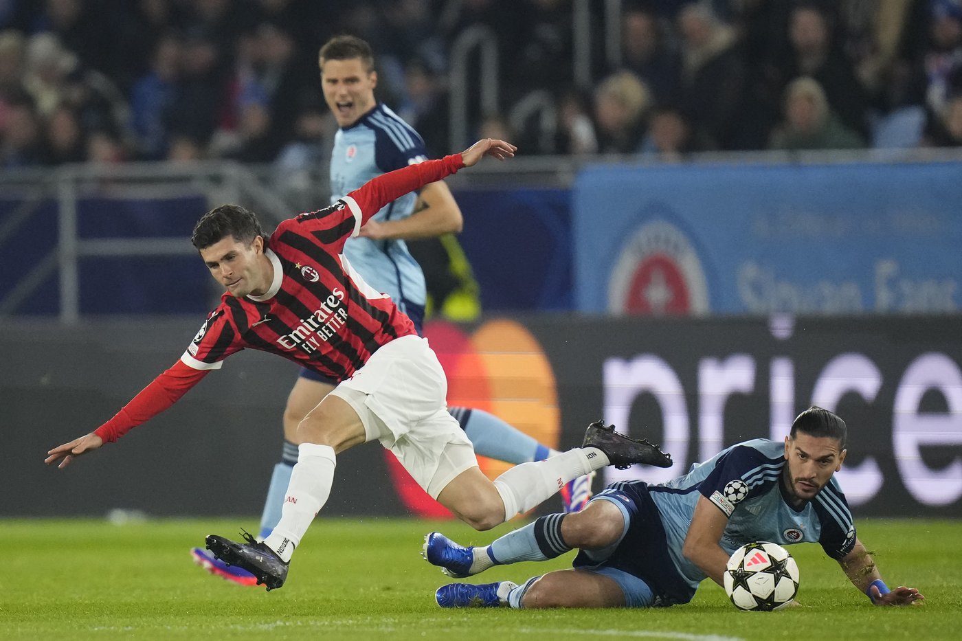 US midfielder Christian Pulisic to be examined for calf injury with AC Milan | iNFOnews.ca