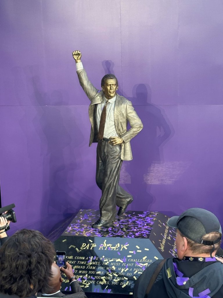 Lakers unveil statue of Pat Riley, the coaching mastermind of their 1980s Showtime era | iNFOnews.ca